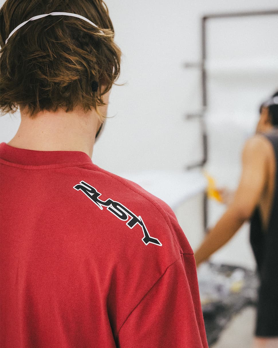 Razor Graphic Tee in Vintage Red