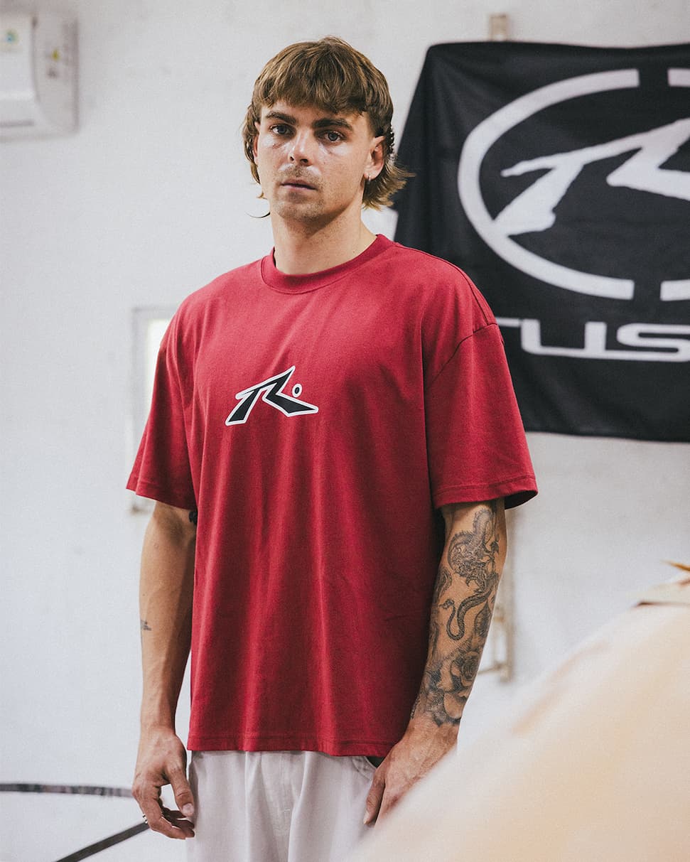 Razor Graphic Tee in Vintage Red
