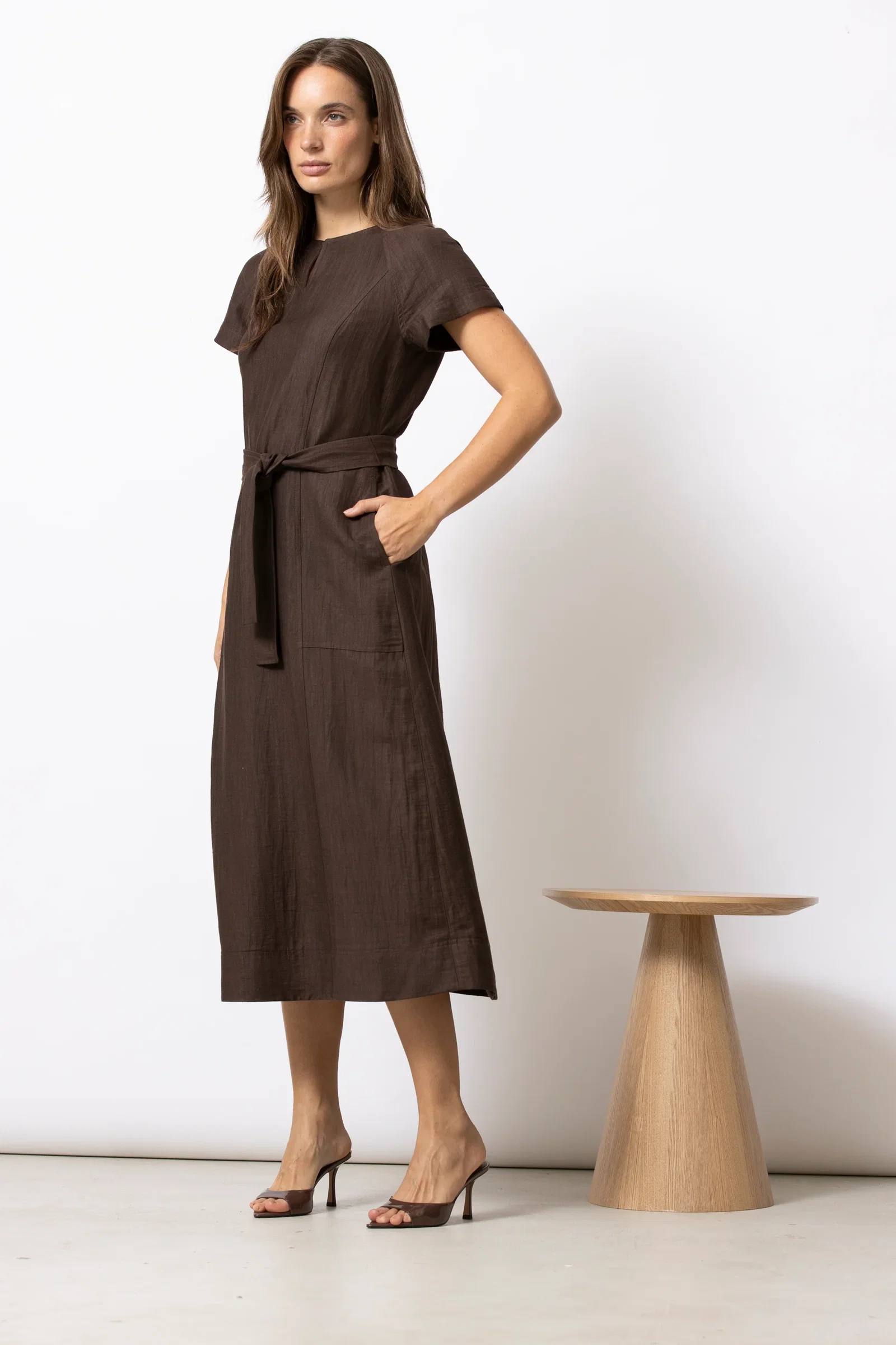 Image of KOLIA bruin kleed
