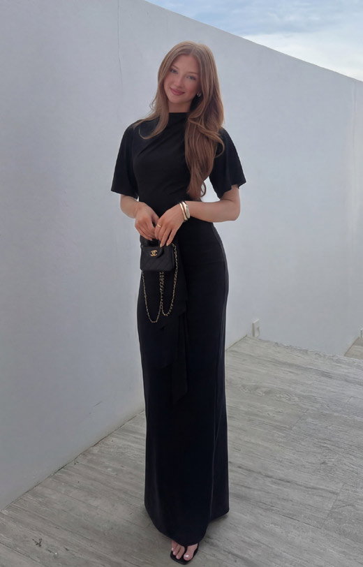The Ivy in Black