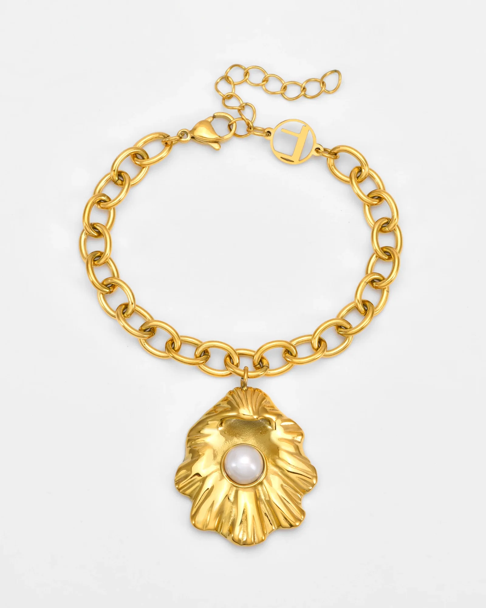 Image of The Shell Pendant Bracelet