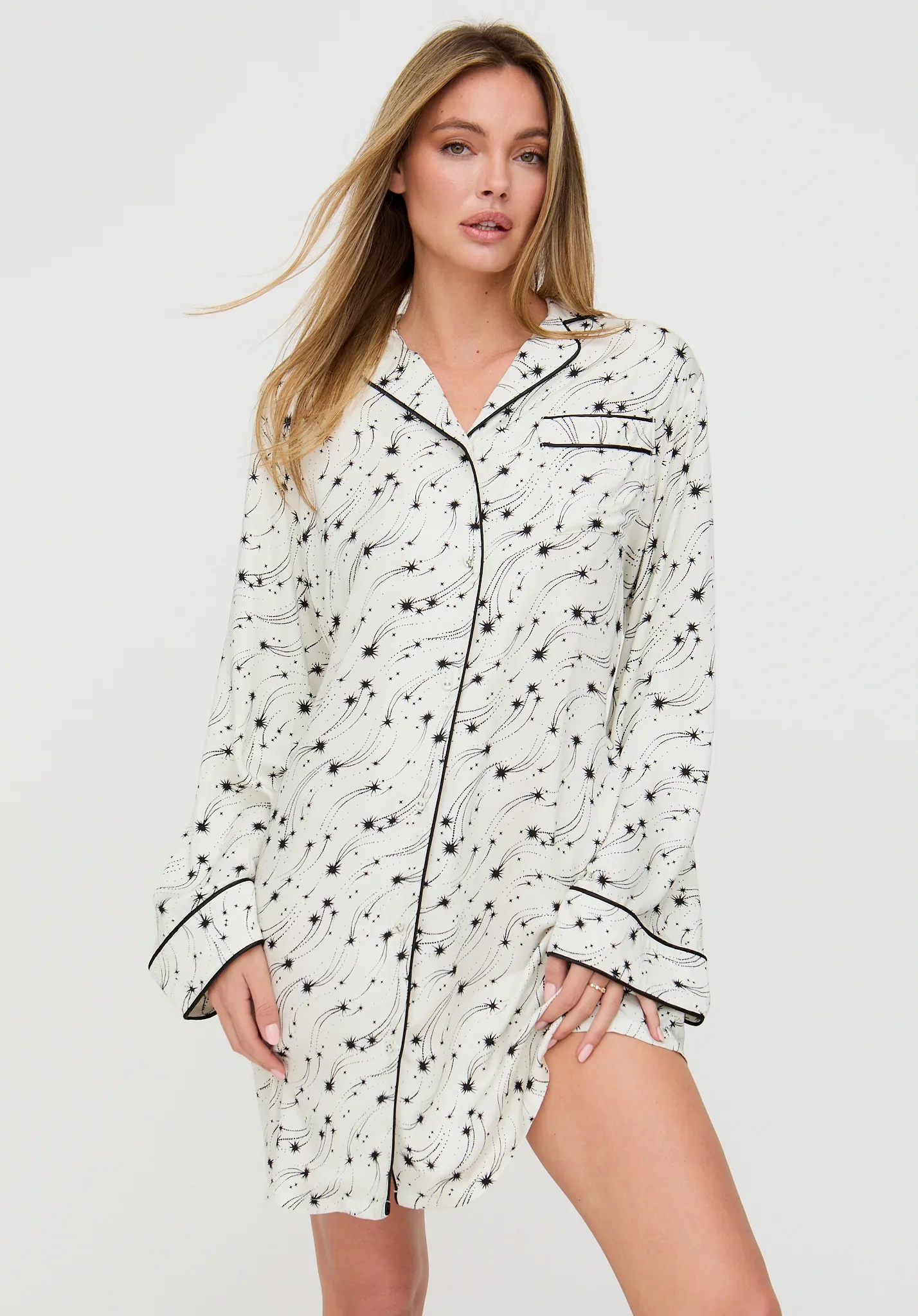 Image of Simone Long Sleeve Shooting Star Print Nightshirt In Cream