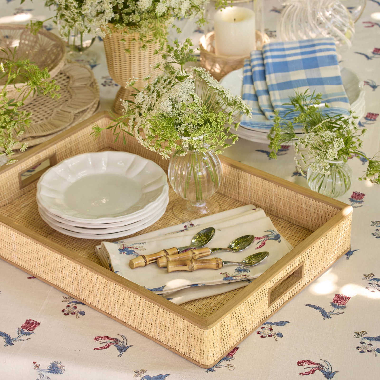 OUTDOOR ENTERTAINING