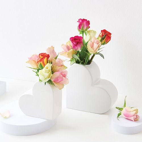 Alles zum Thema Hochzeit: Herzvasen mit Rosen