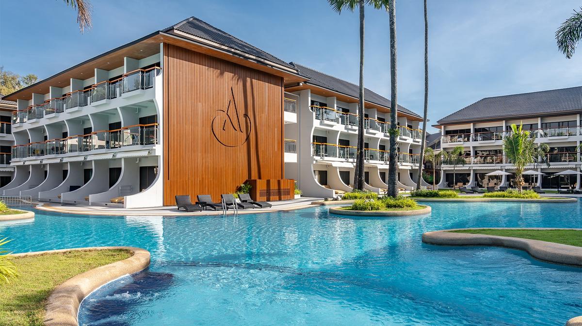 Phuket Beachfront Luxury with Daily Breakfast, Lunch or Dinner & Daily Free-Flow Cocktails