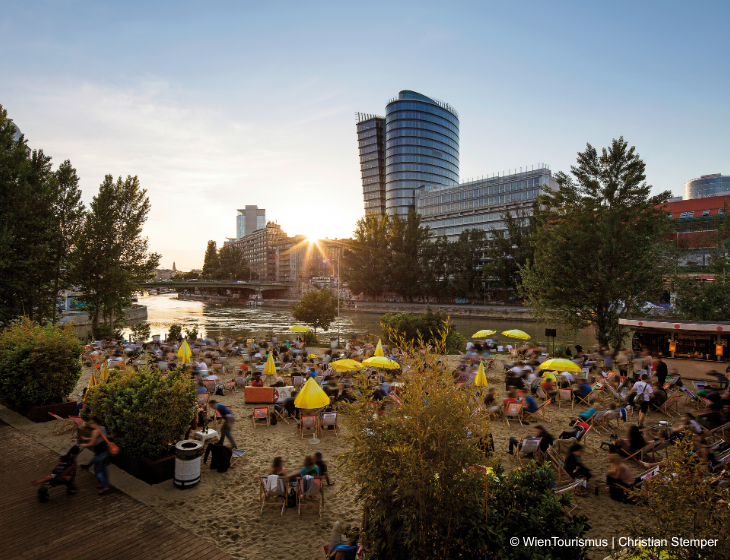 Find flights to Vienna