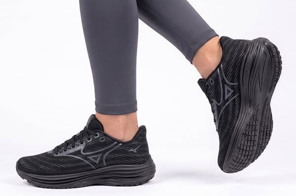 Mizuno Womens Wave Rider 29 D Wide Width Black Running Shoes