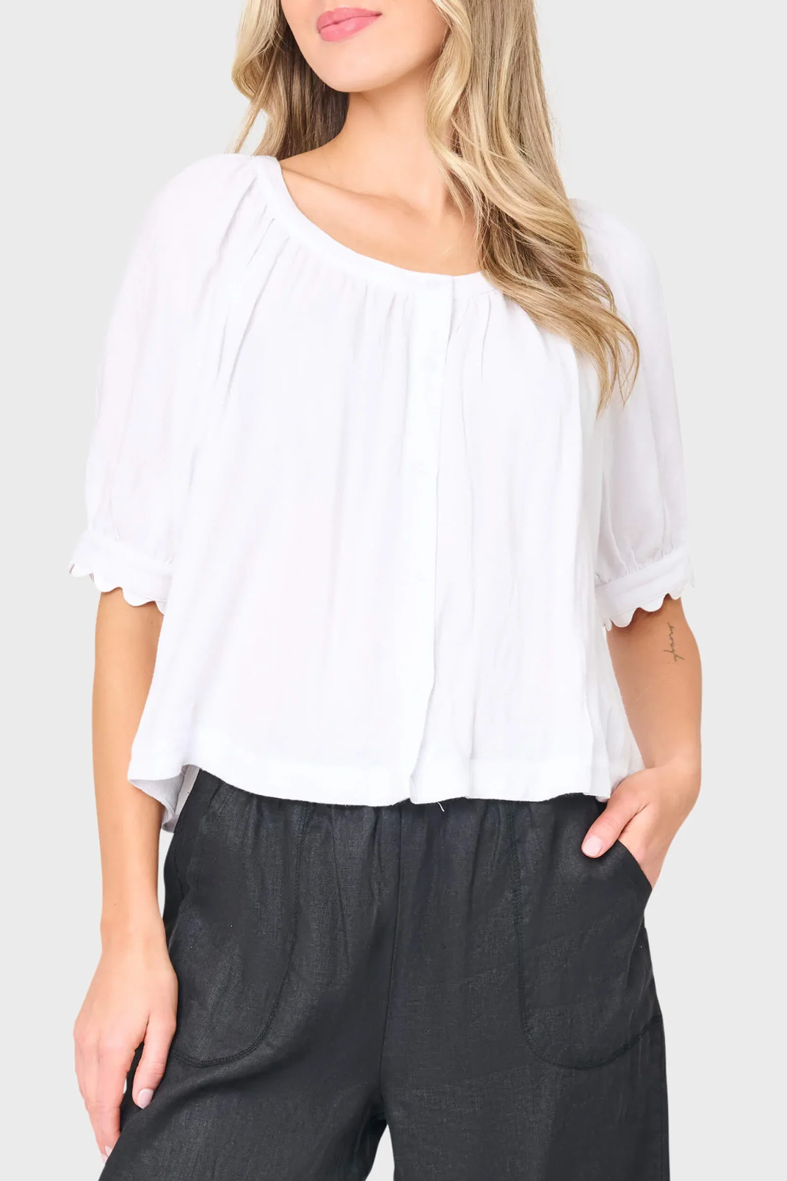 Image of Lily Scallop Puff Sleeve Linen Top