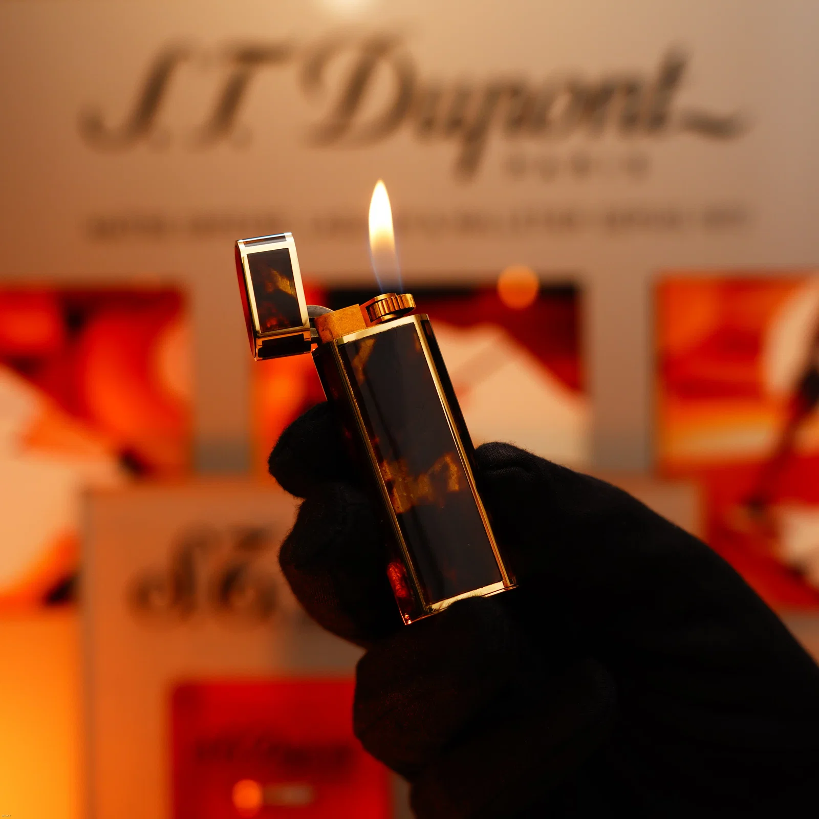 Image of Vintage 1970 Limited Cartier Extremely Rare Solid 18K Gold Tiger’s Eye Resin, Heavyweight Rare Early made , 750 Hallmarked 1/1 Lighter