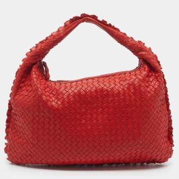 Veneta Ruffle Red Perforated L