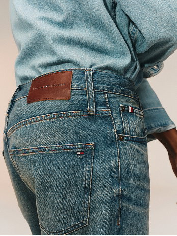 Faded Relaxed Jeans