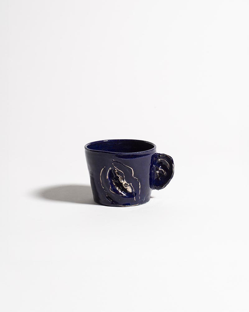 Akiko hirai "not i", samuel beckett mug in dark blue