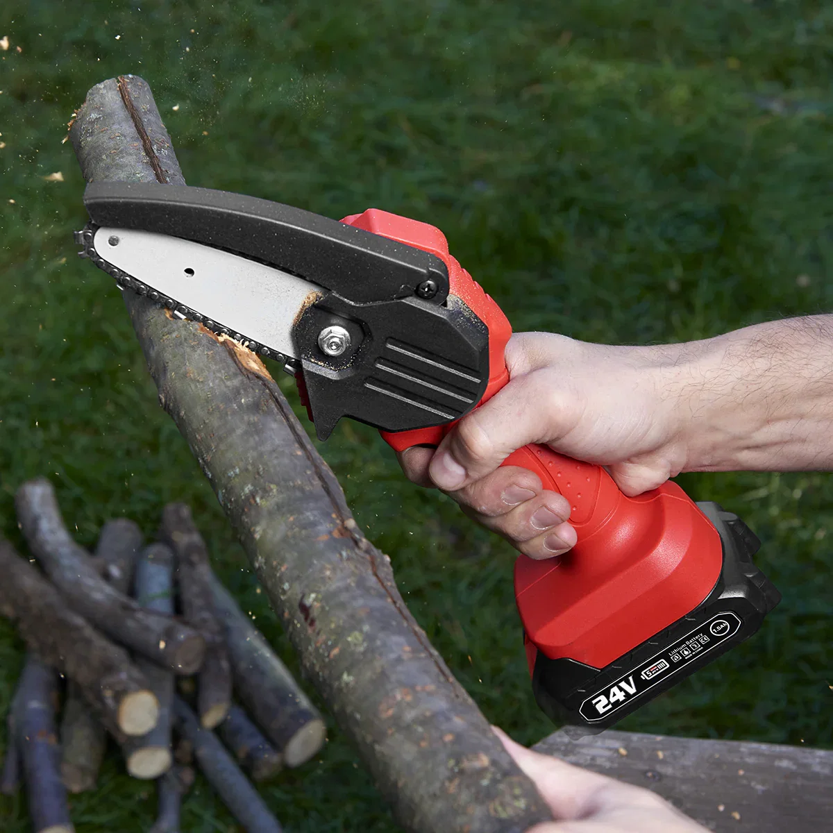 Image of Cordless Electric Mini Chainsaw