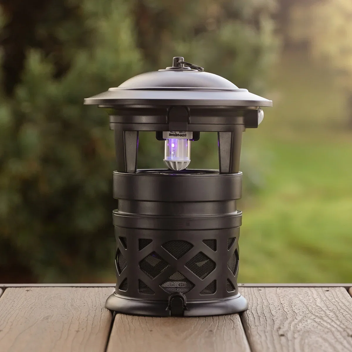 Image of Luxe Half-Acre Flying Insect and Mosquito Trap