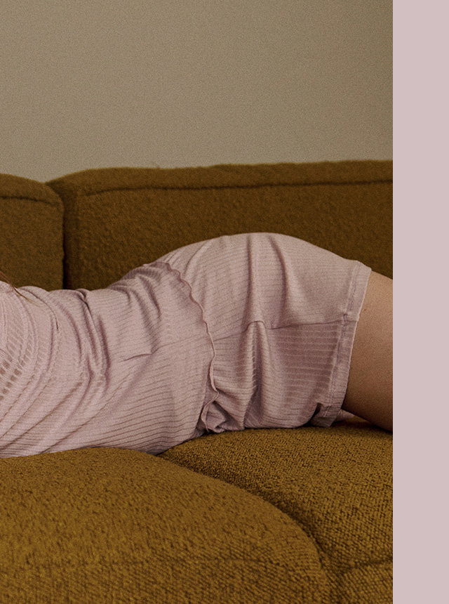 Short rib-knit shorts in the colour "Violet Ice" from CALIDA's FEMININE LOUNGE collection.