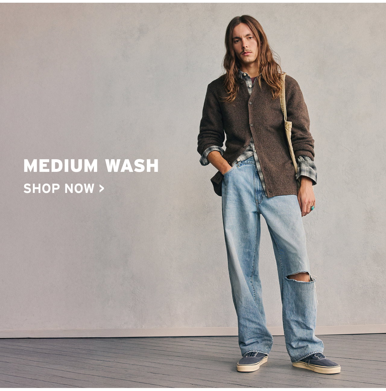 MEDIUM WASH