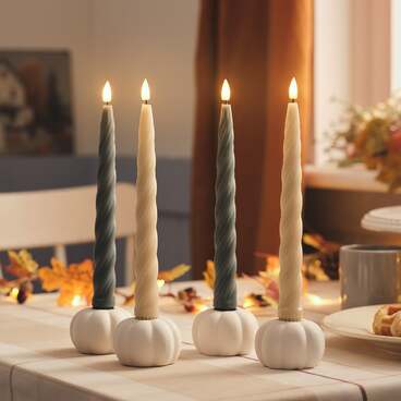 Lot de 4 Chandelles LED TruGlow® Automnales et Bougeoirs Citrouille en Céramique Blanche Mate