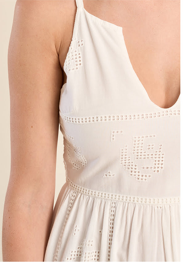 Robe mi-longue en coton, broderies ajourées