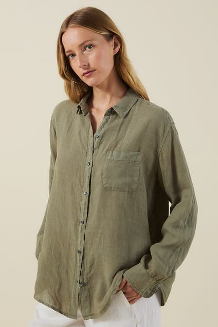 Image shows a model wearing the Mulholland Top in Axe.