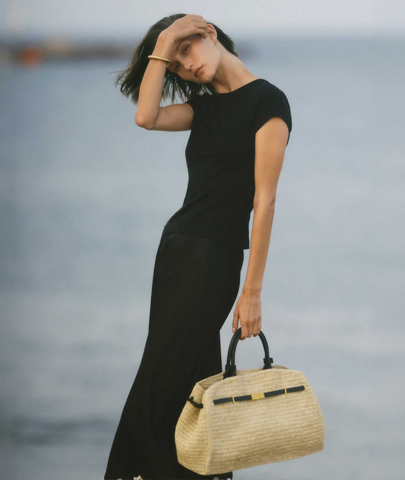 the hudson in natural raffia and black smooth