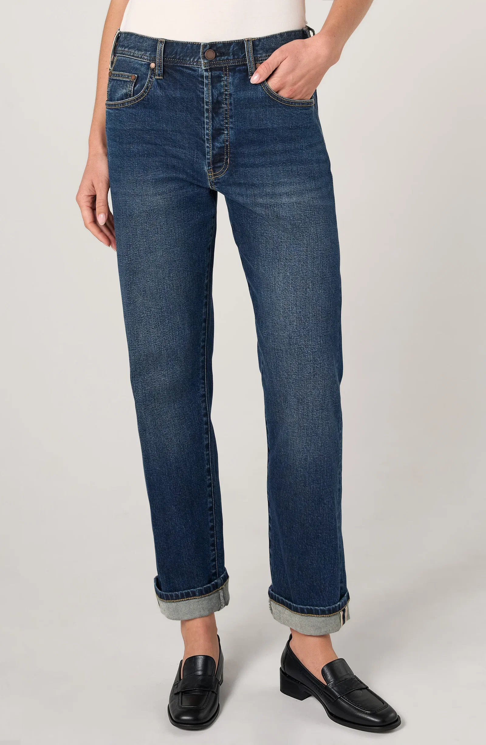 Image of SLOANE SLOUCHY GIRLFRIEND CUFFED