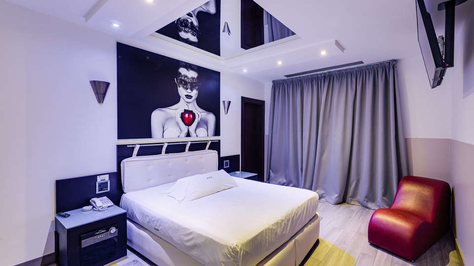 Romanticismo con cena y bañera hidromasaje en Alcalá de Henares (Adults Only)
