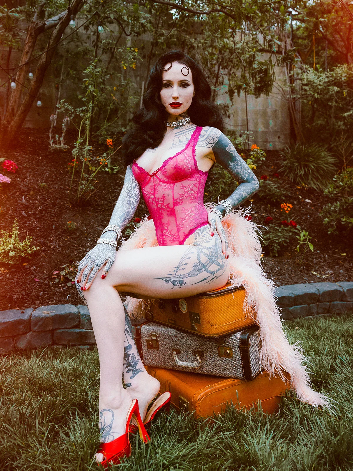 Image of Pia Lace Wireless & Seamed Bodysuit