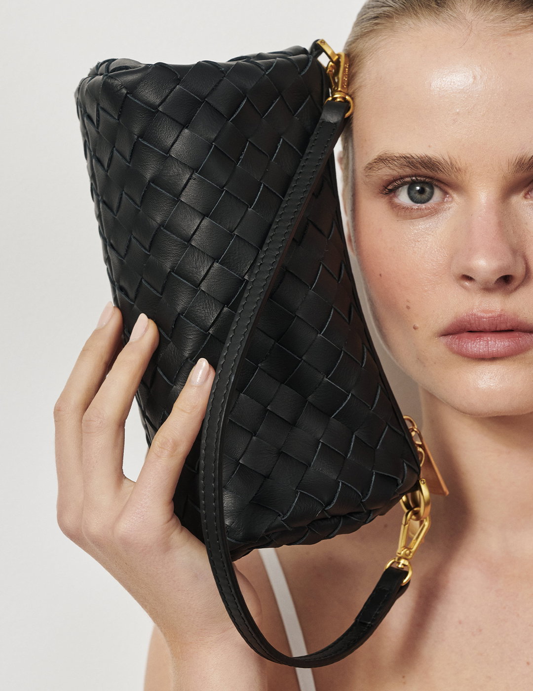 Vivi Woven Shoulder Crossbody Black