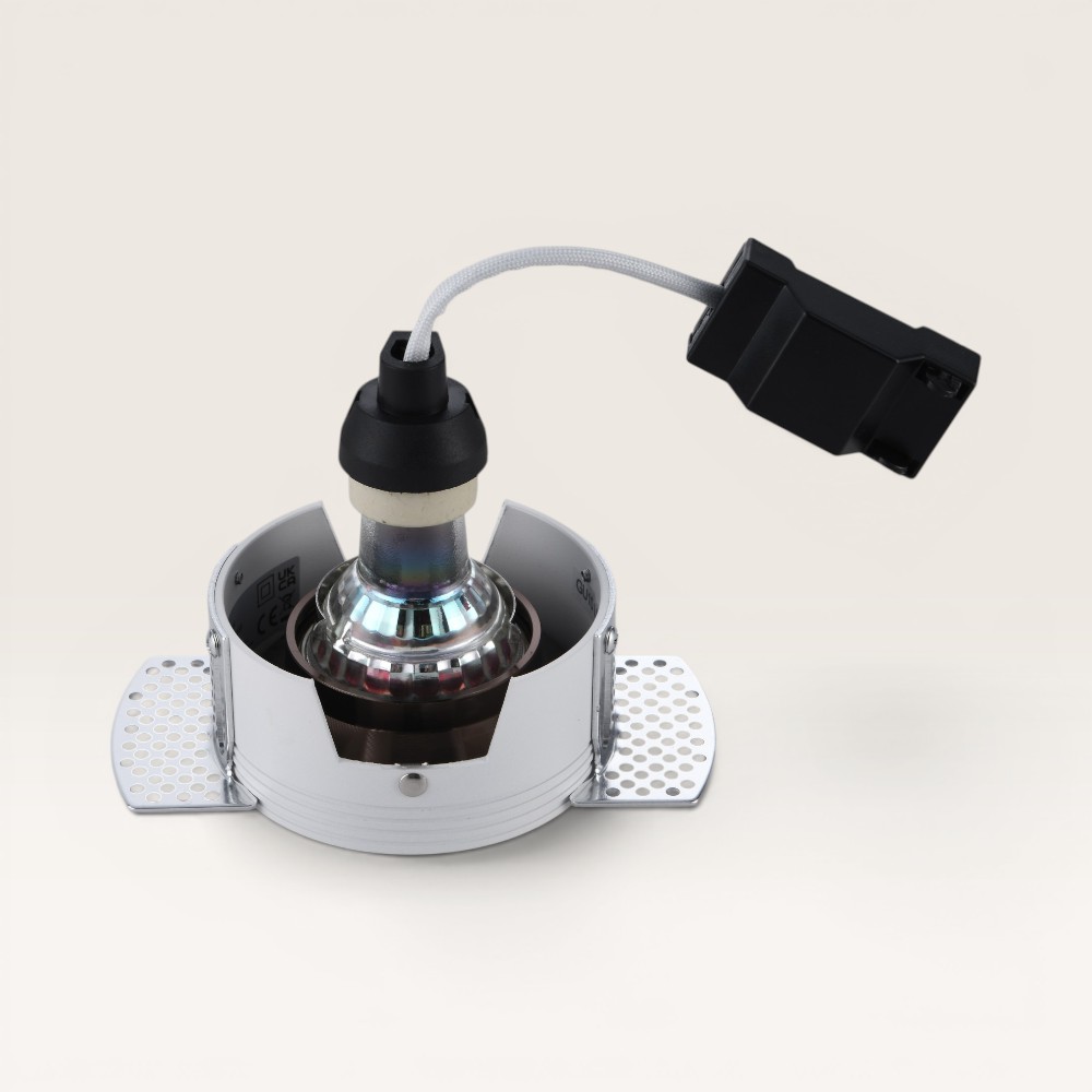 Junaro Bianco frameless recessed spotlight, fully equipped with a GU10 socket