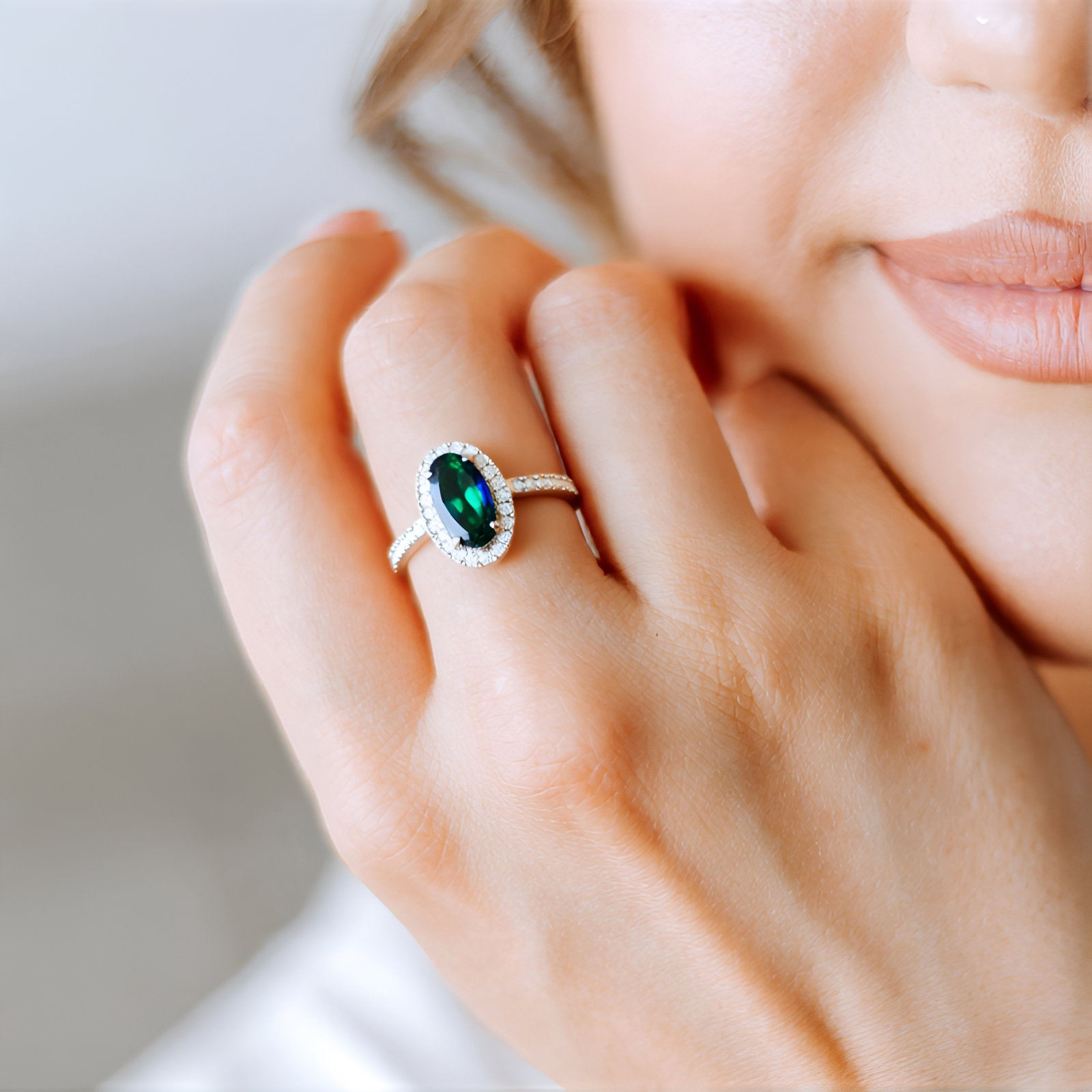 Zilveren ring met een Tanzania robijn