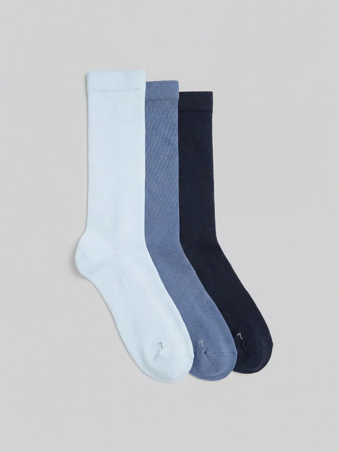 3-Pack Performance Microfiber Pique Flat Crew Socks 3-Pack Performance Microfiber Pique Flat Crew Socks