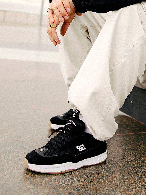 JS2 BLACK