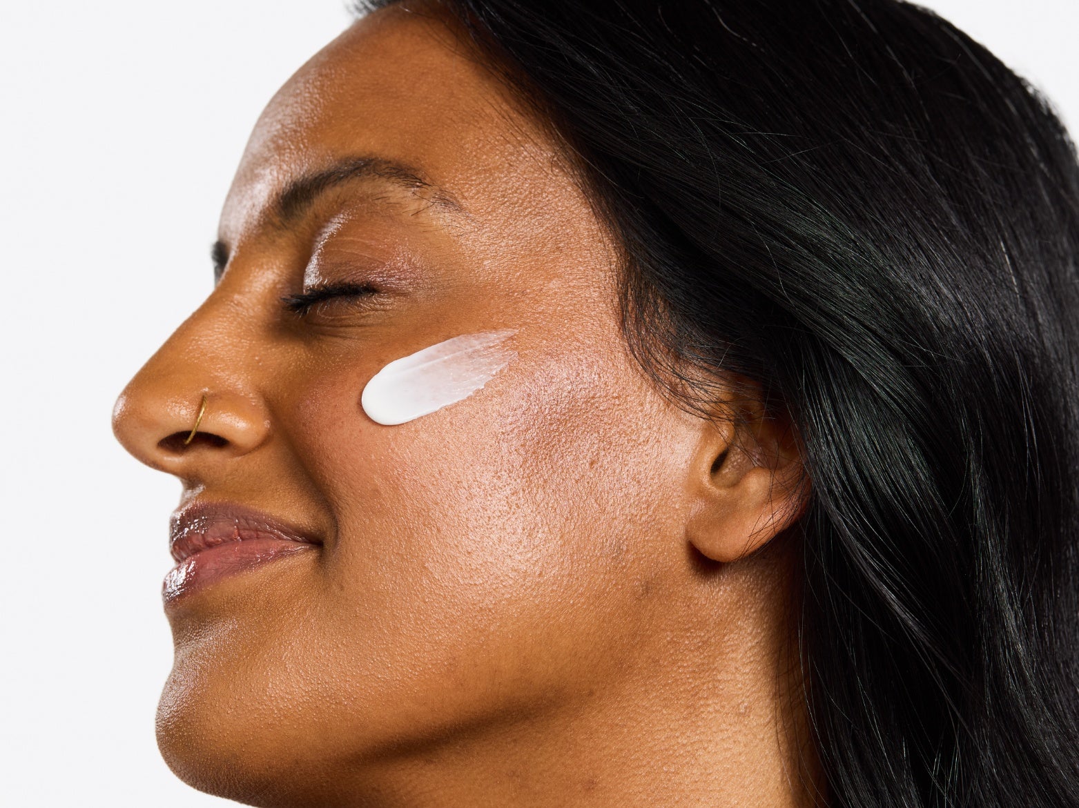 Approved by dermatologists - gently purify, hydrate and improve the appearance of dull uneven and dehydrated skin.