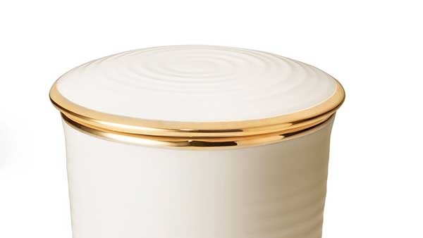 Savoy 24.7oz Candle