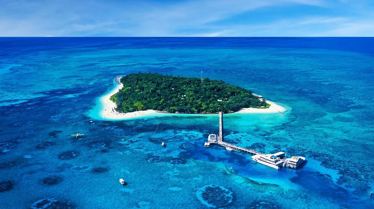 Queensland Green Island Private Eco-Suites with Daily Breakfast, Drinks & Great Barrier Reef Cruise