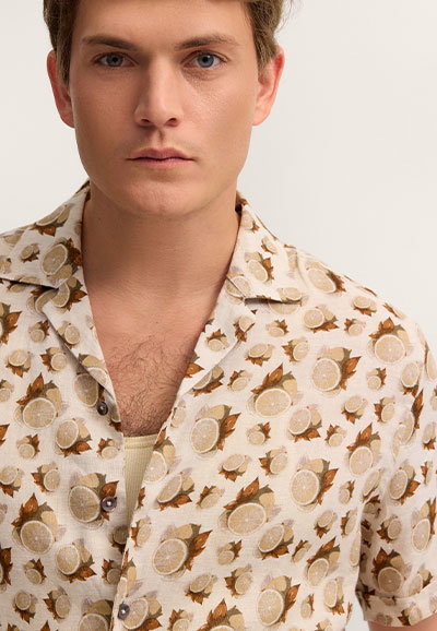 Resort-Stil mit Reverskragen beige