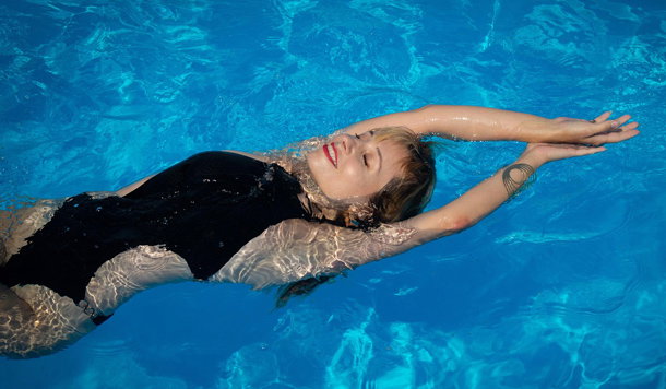 Kontaktlinsen beim Schwimmen