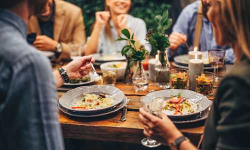 Study Shows Eating These 5 Nutrients Helps Lower Dementia Risk