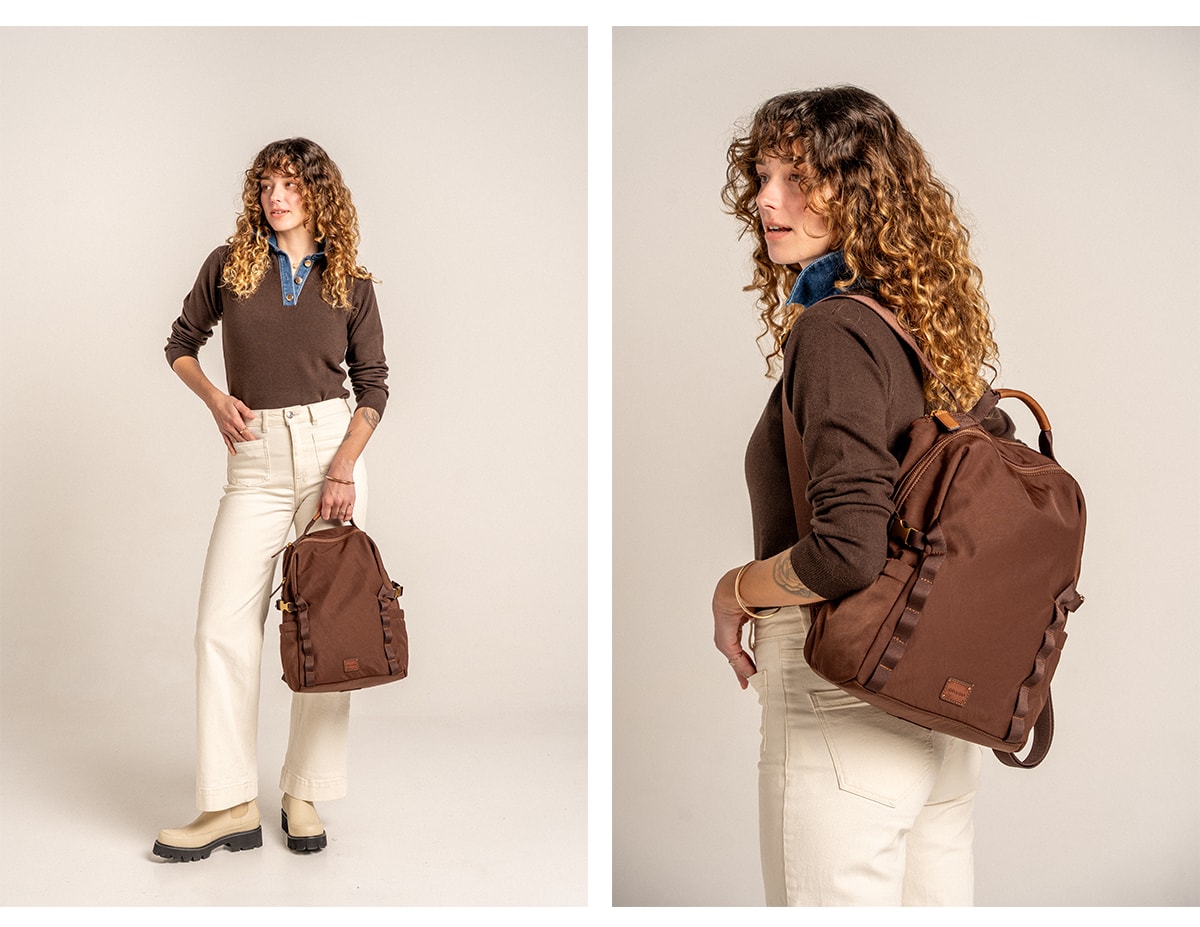 modelo con mochila