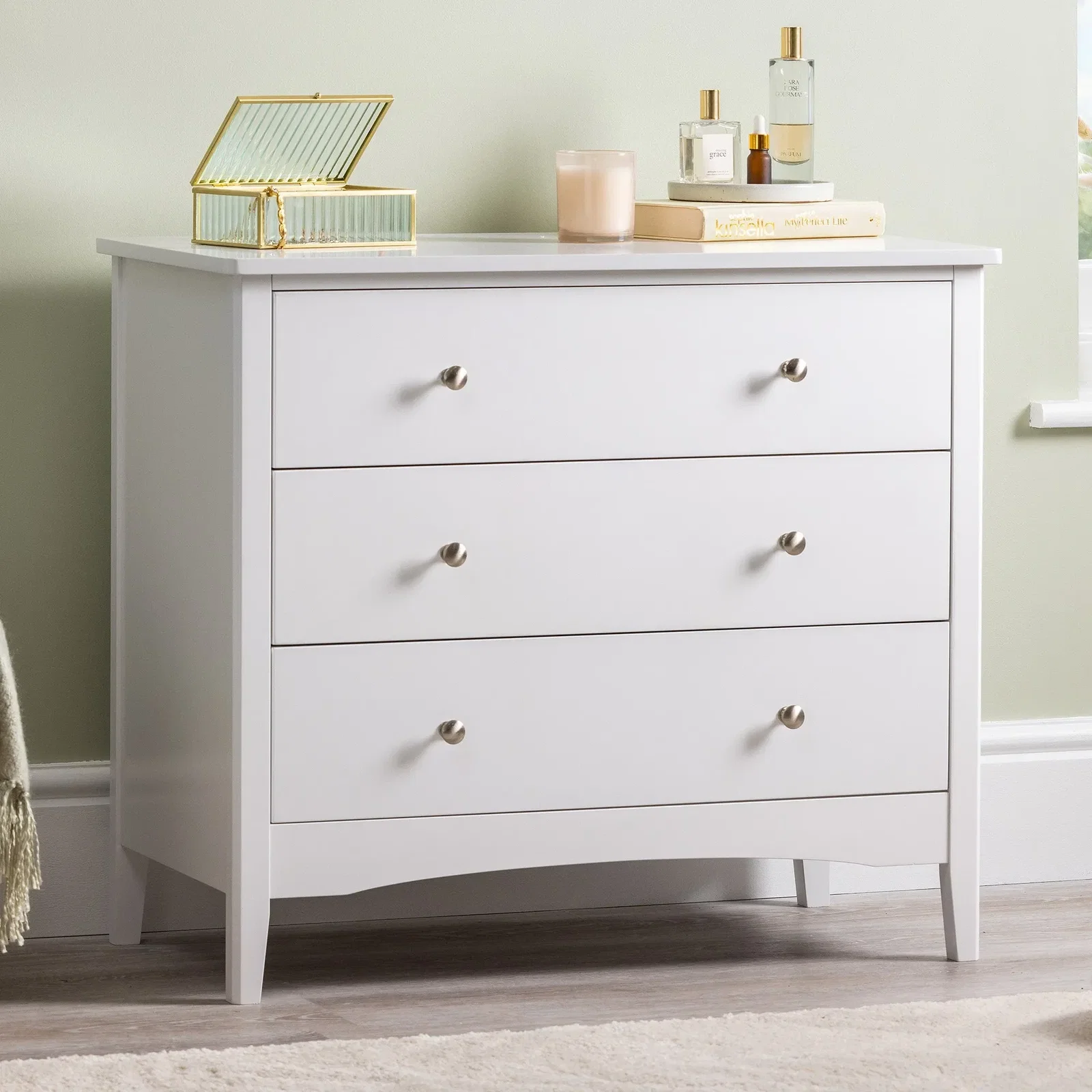 Image of Ilsington 3 Drawer Chest of Drawers