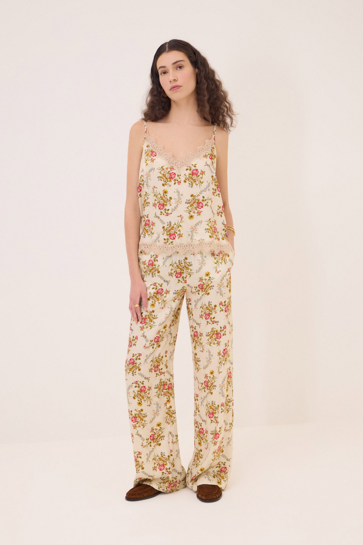 Top con pizzo