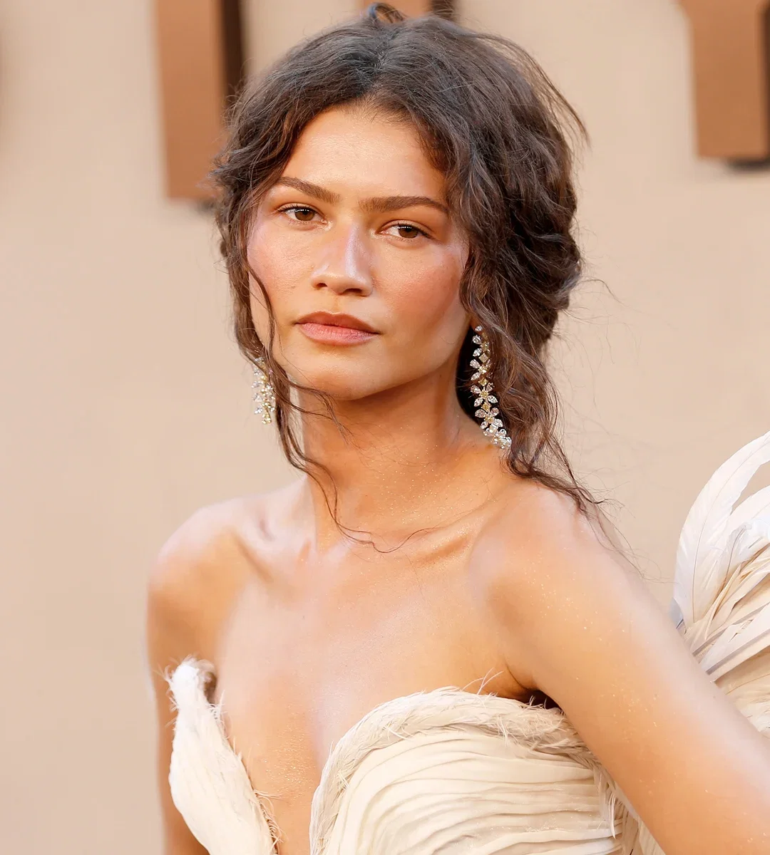 Zendaya’s Facialist Shares Her 6 Rules For Glowing Skin