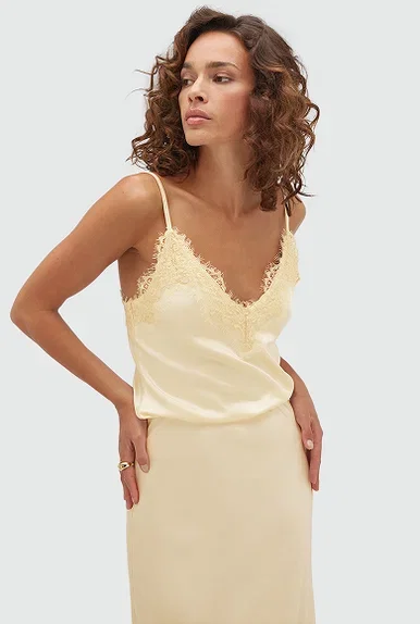 JV-BAILA regular fit top met kant - light yellow