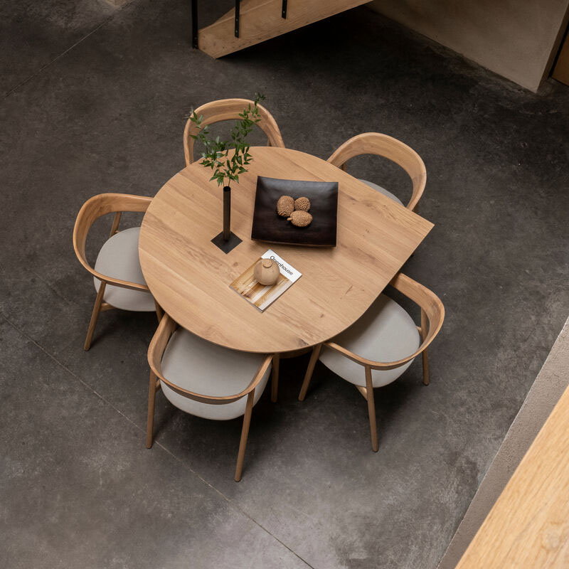 Studio verbaan tafel