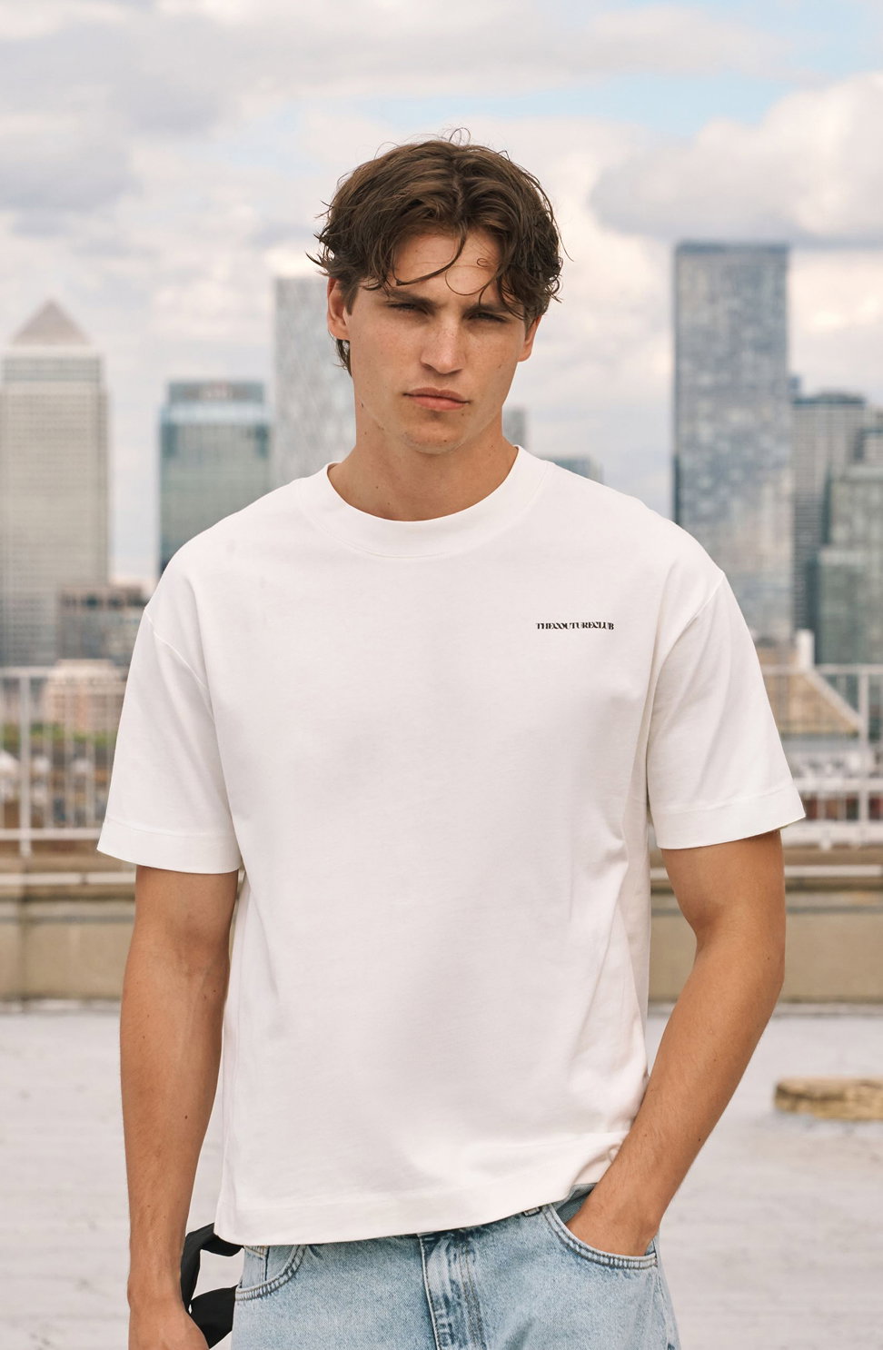 CRACKED EMBLEM SLEEVE PRINT T-SHIRT