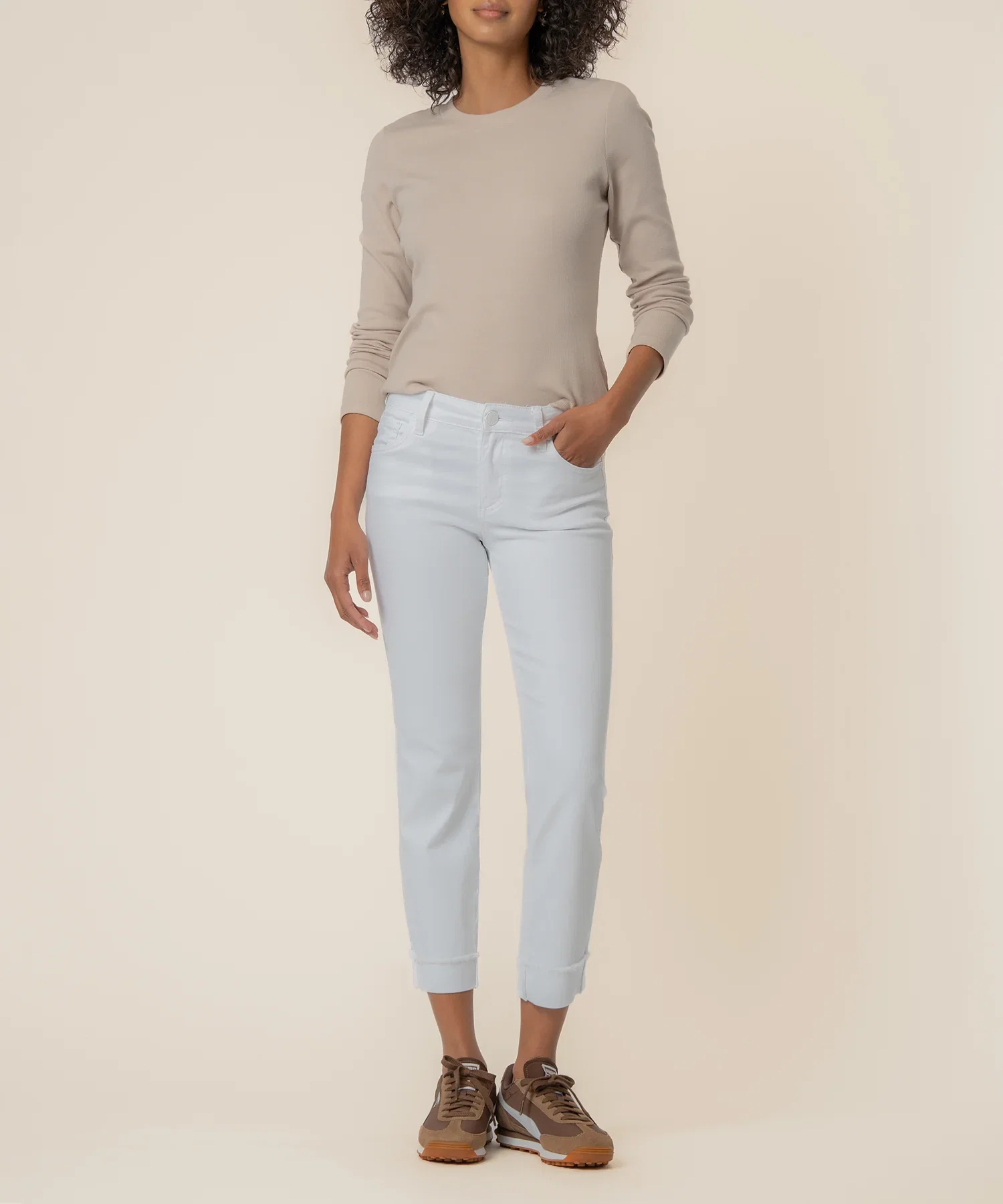 Image of Amy Mid Rise Crop Straight Leg in Optic White