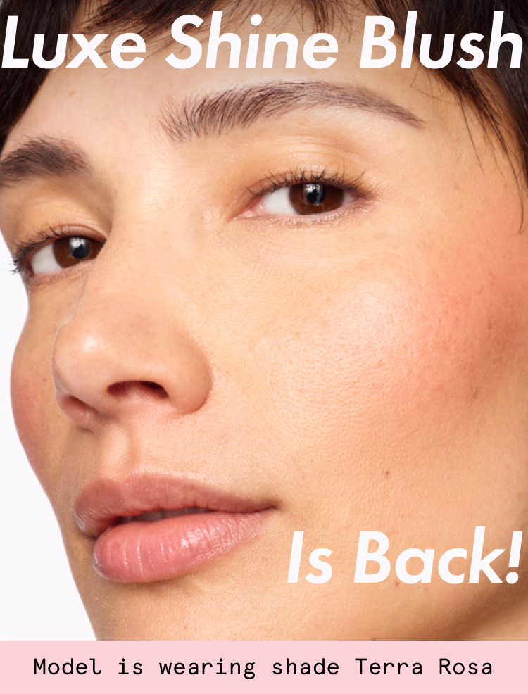 Luxe Shine Blush is Back! Close up of model