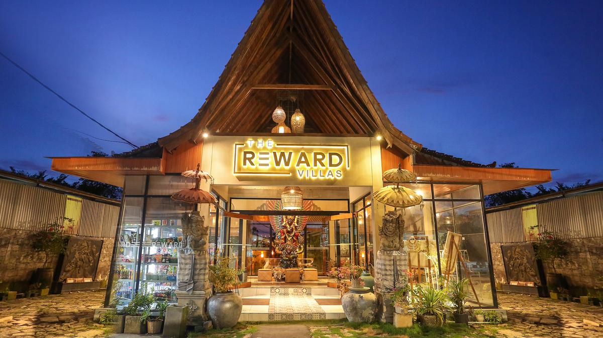 Bali Private Pool Villas with Daily Breakfast, Nightly Dinner & Nightly Free-Flow Drinks Hour