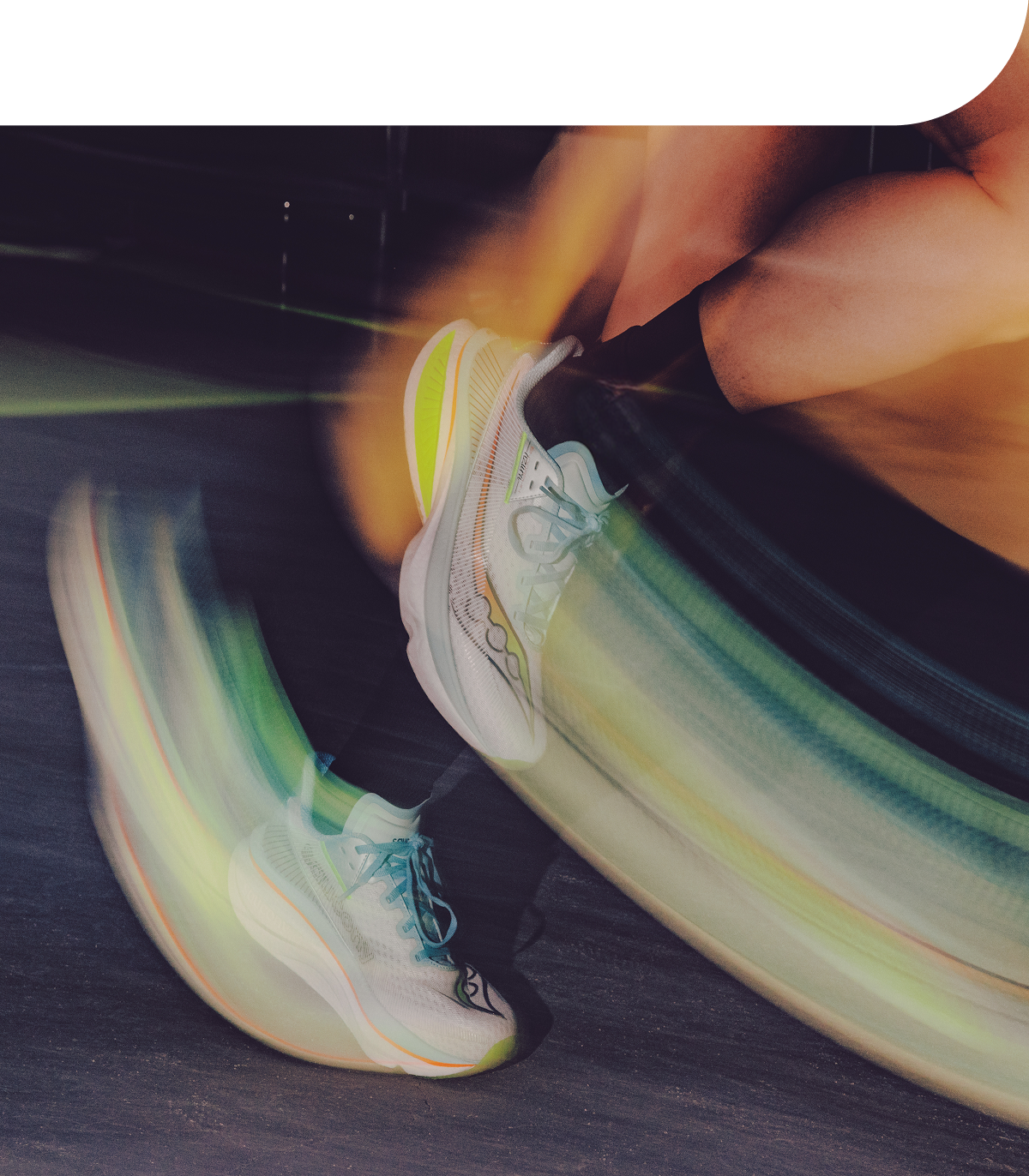 Saucony Pro 5 Citron Shoe runner on a treadmill