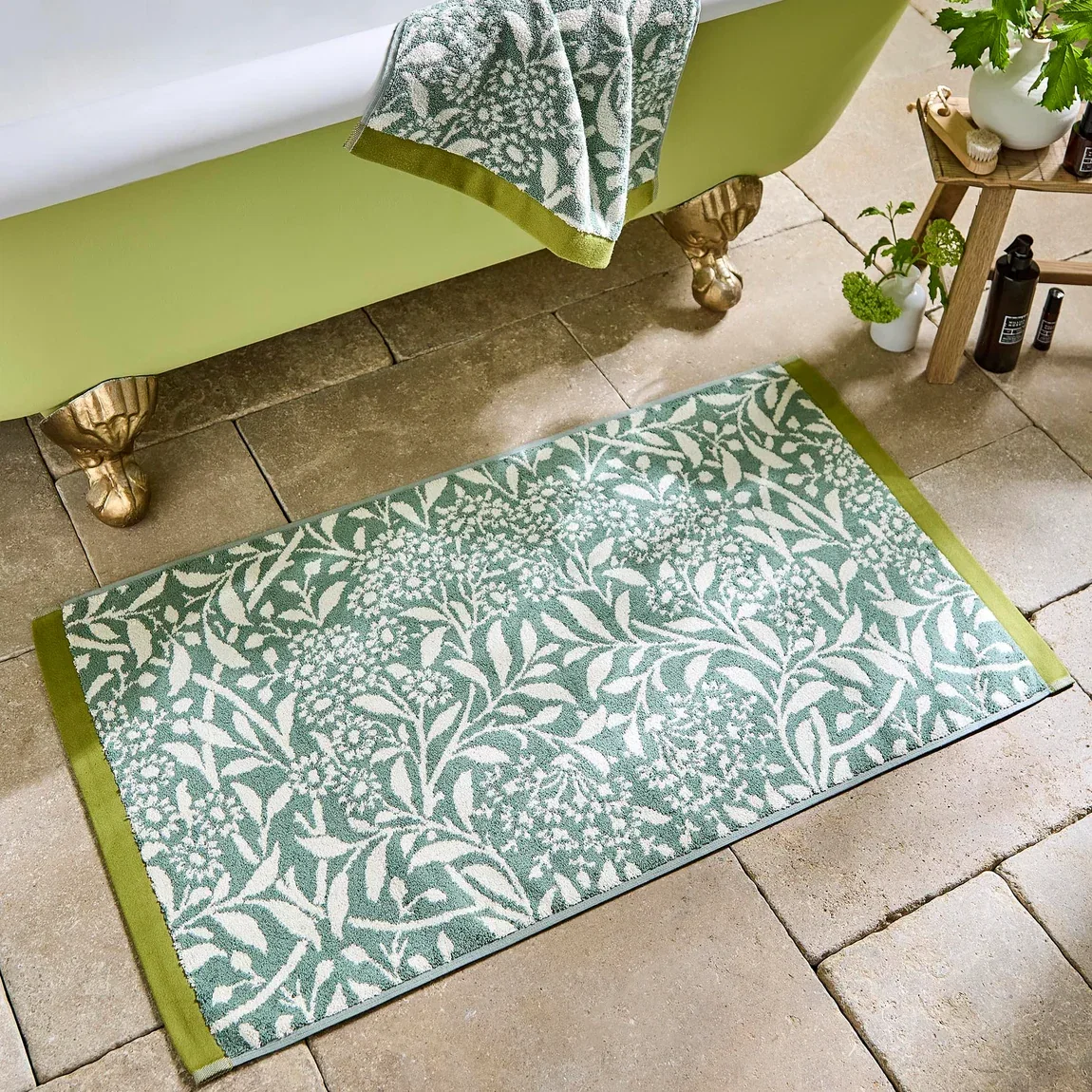 William Morris At Home Michaelmas Daisy Bath Mat